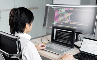 绍兴 ,php声明和调用变量的符号是什么？